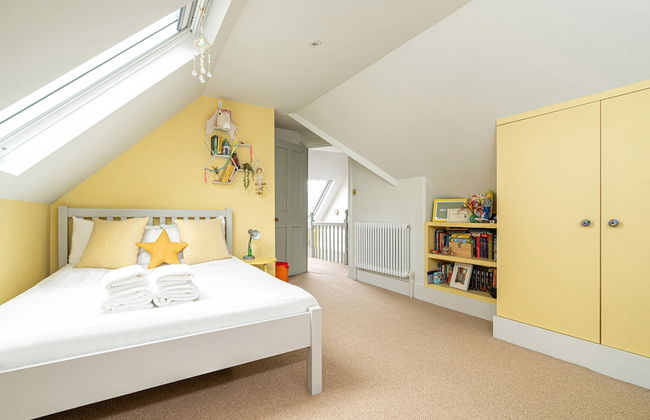 Chic and Colourful Family Home by Underthedoormat - Foto 6