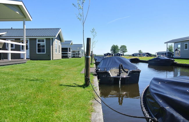 Lakeside Cottage With Boat - Foto 24