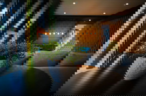 Foto 2 - McDonald Road