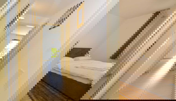 Foto 1 - Family Friendly Spacious Apartment With Garden and Terrace