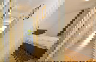 Foto 1 - Family Friendly Spacious Apartment With Garden and Terrace