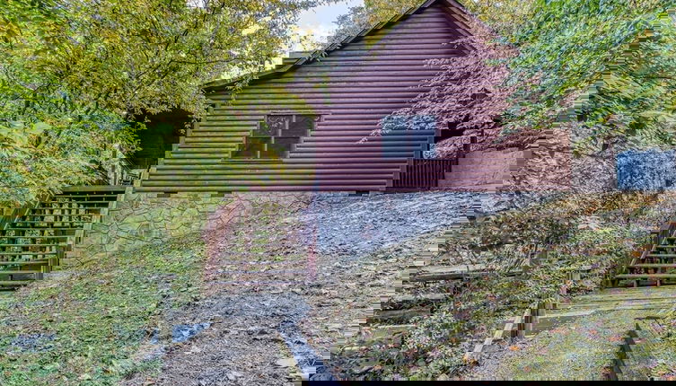 Foto 1 - Er38r Grandpa's Getaway - Great Location- Close To Town 2 Bedroom Cabin by RedAwning