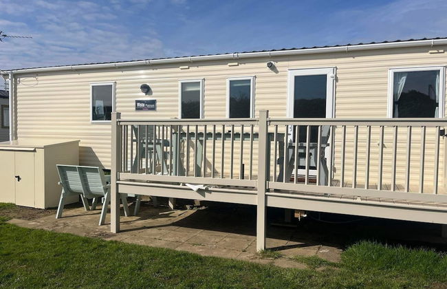 3 Bed 8 Berth Caravan With Decking Free Wifi - Photo 1