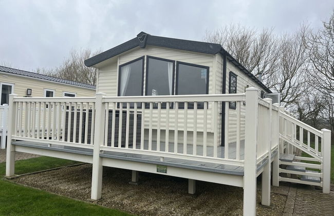 Premium Location - Sleeps 6 - Caravan on The Lakes - Foto 39