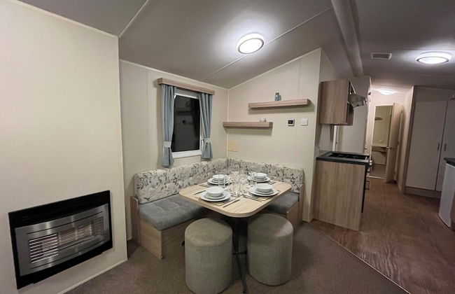 Premium Location - Sleeps 6 - Caravan on The Lakes - Foto 22