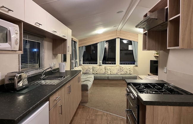 Premium Location - Sleeps 6 - Caravan on The Lakes - Foto 10