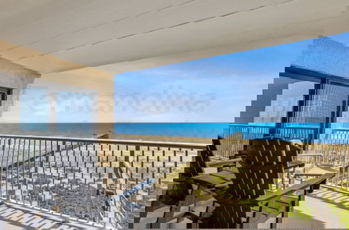 Foto 37 - Upper Unit Condo Overlooking Both the Ocean Pier and Swimming Pool by RedAwning
