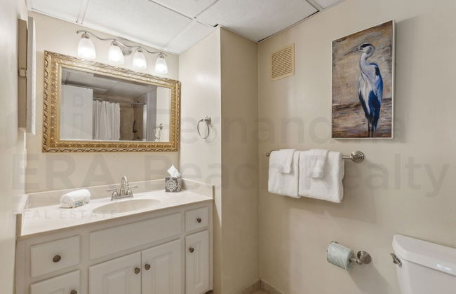 Upper Unit Condo Overlooking Both the Ocean Pier and Swimming Pool by RedAwning - Foto 21