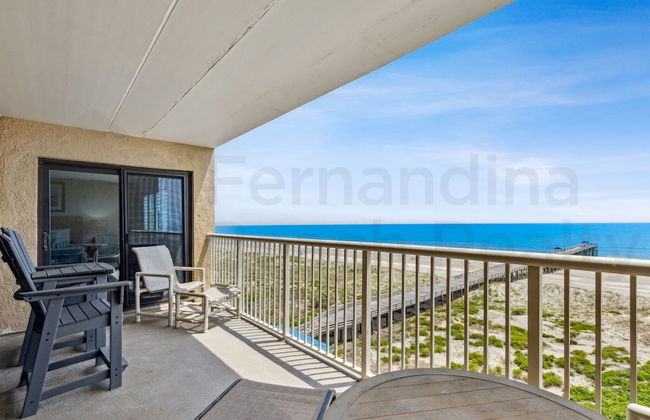 Upper Unit Condo Overlooking Both the Ocean Pier and Swimming Pool by RedAwning - Foto 37