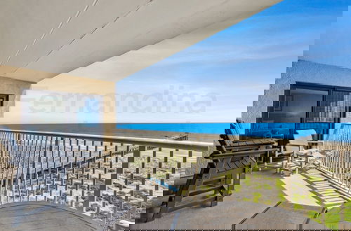Foto 38 - Upper Unit Condo Overlooking Both the Ocean Pier and Swimming Pool by RedAwning