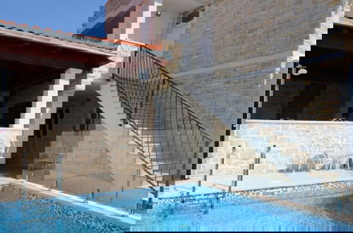Foto 11 - Boutique Rooms - With Pool - 1 - R101