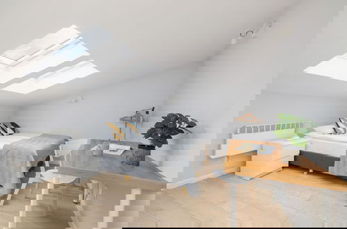 Foto 1 - Apartment With 2 Desks by Renters