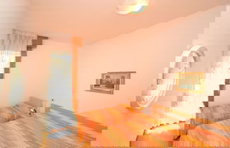 Foto 2 - Luminous Apartment Just Next to the Beach