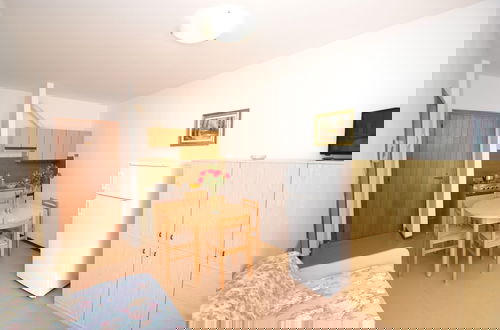 Foto 1 - Luminous Apartment Just Next to the Beach