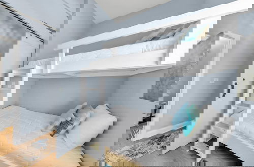Foto 11 - Laketown Wharf Penthouse 2026