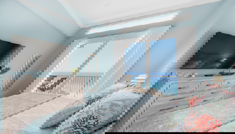 Foto 1 - Laketown Wharf Penthouse 2026
