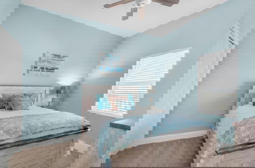 Foto 3 - Laketown Wharf Penthouse 2026