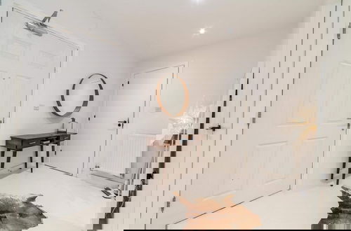 Foto 16 - Beautiful Modern Apartment Centrally Located