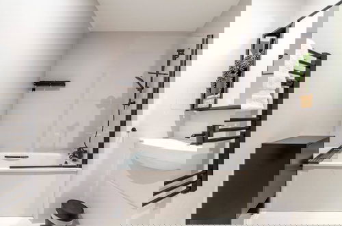 Foto 14 - Beautiful Modern Apartment Centrally Located