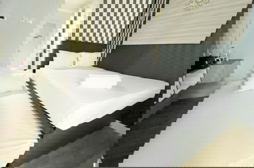 Foto 5 - Homey And Cozy Living Studio Amartha View Apartment