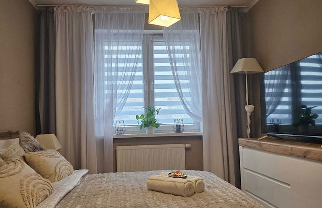 2 Bed Apartment in Zyrardow - Foto 1