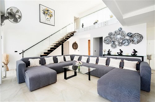Foto 29 - Luxury 5 Bedroom Modern Villa - KBR17