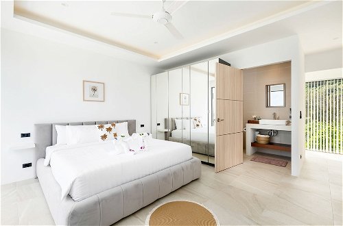 Foto 7 - Luxury 5 Bedroom Modern Villa - KBR17