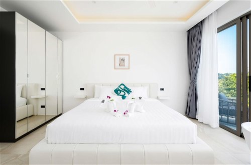 Foto 13 - Luxury 5 Bedroom Modern Villa - KBR17
