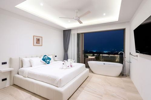 Photo 15 - Luxury 5 Bedroom Modern Villa - KBR17