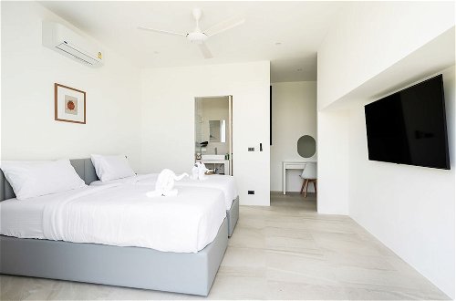 Foto 2 - Luxury 5 Bedroom Modern Villa - KBR17