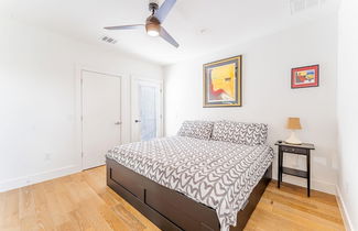 Photo 2 - East Downtown 3BR Condo w Fast Wifi and Sleeps 8