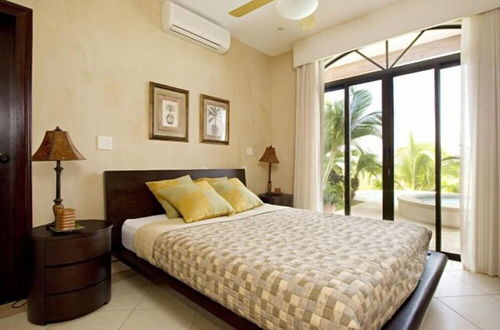 Photo 13 - 10 Off Ample Oceanview Villa With Saltwater Pool Villa Oasis