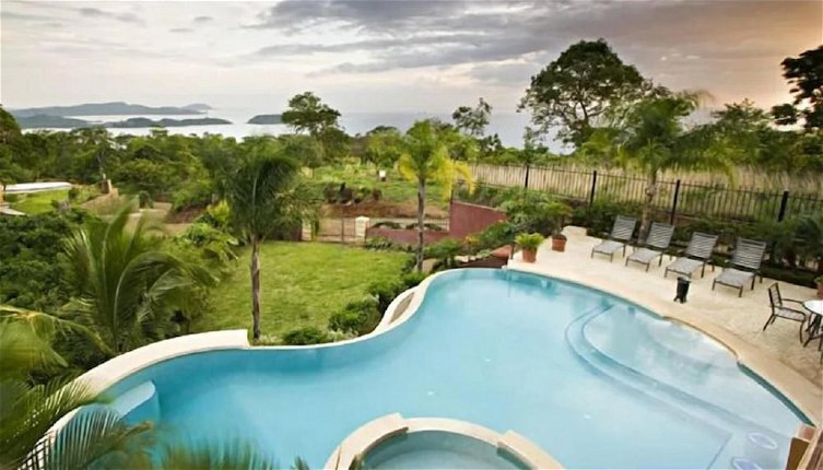 Foto 1 - Playa Potrero 4 BR Home Large Saltwater Pool Spectacular Views - Villa Oasis