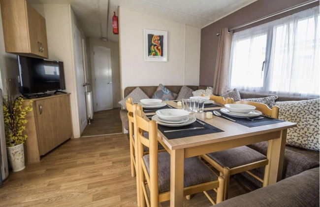 Caravan - Sleeps 10 - Pet Friendly - Parking - Foto 8