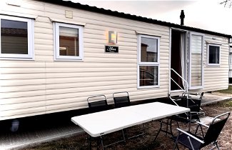 Photo 1 - Impeccable 4-bed Caravan in Clacton-on-sea