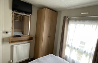 Photo 2 - Impeccable 4-bed Caravan in Clacton-on-sea