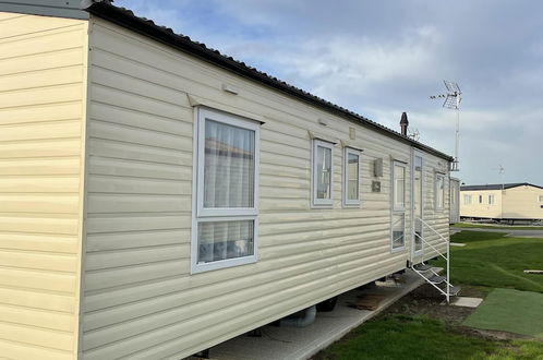 Photo 43 - Impeccable 4-bed Caravan in Clacton-on-sea