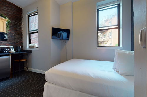 Photo 4 - Maverick Suites at 400 Columbus Ave