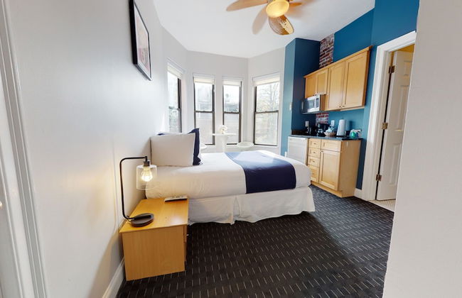 Maverick Suites at 400 Columbus Ave - Foto 8