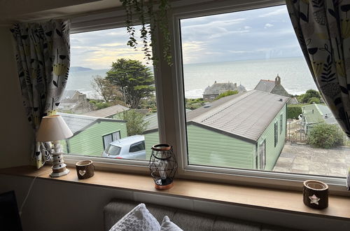 Foto 4 - Stunning Hillside Sea View 2-bed in Barmouth