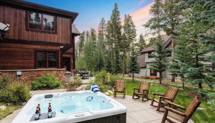 Photo 1 - Peak 8 by Avantstay Spacious Modern Cabin w/ Hot Tub & Views