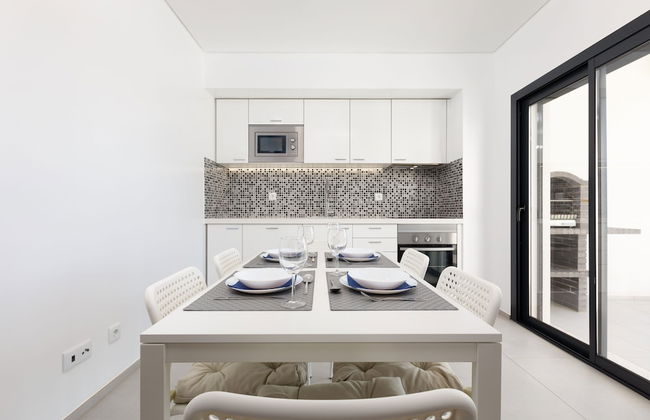 Correeira Luxury Residence T2 C- Albufeira, Pools, Wifi, Bbq, Beach - Foto 7