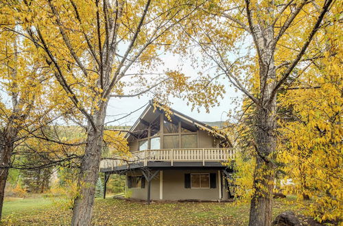 Photo 39 - Bighorn by Avantstay Spacious Ski Cabin w/ Sprawling Porch, Views & Hot Tub