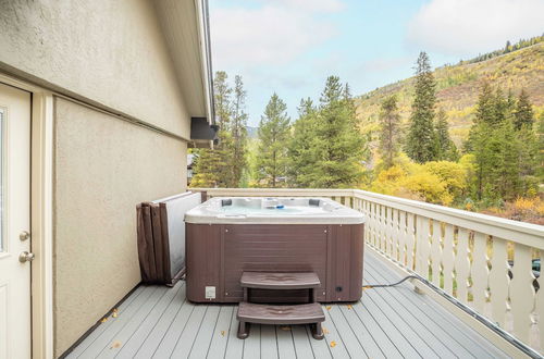 Photo 30 - Bighorn by Avantstay Spacious Ski Cabin w/ Sprawling Porch, Views & Hot Tub