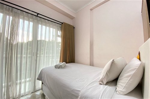 Photo 5 - Cozy Living Studio At Gateway Pasteur Apartment