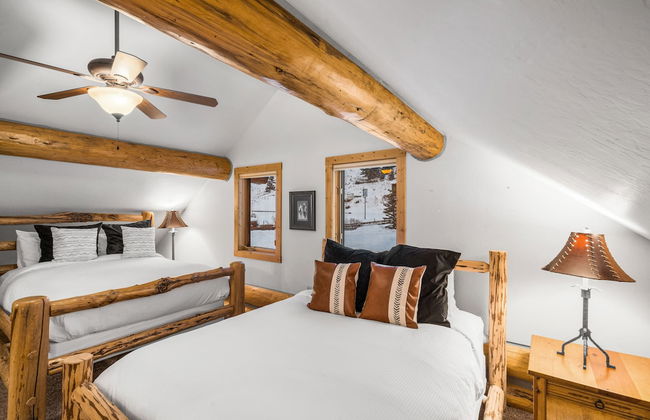 Kings Cabin - Photo 8