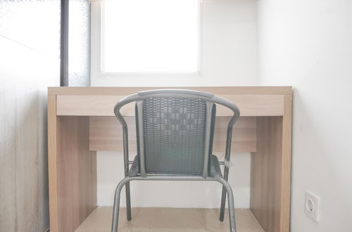 Photo 8 - Minimalist And Comfort Studio At Belmont Residence Puri Apartment