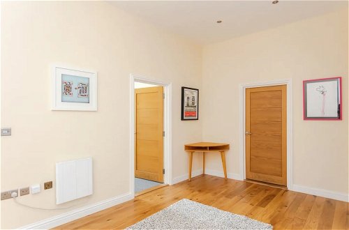 Photo 1 - Stylish 2 Bedroom Apartment in Greenwich