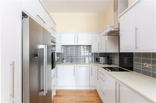 Photo 7 - Stylish 2 Bedroom Apartment in Greenwich