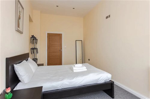 Photo 3 - Stylish 2 Bedroom Apartment in Greenwich